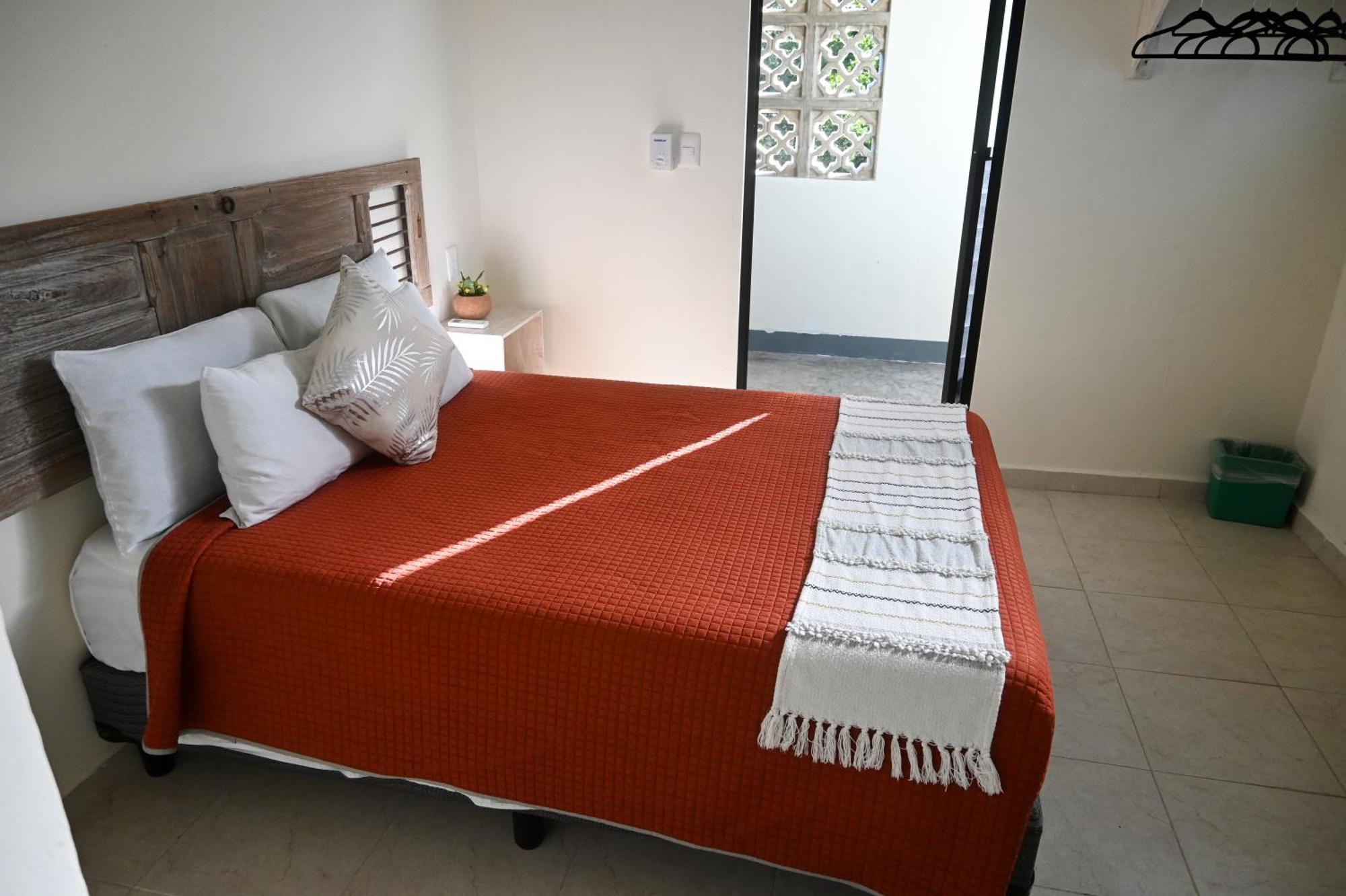 Valladolid 48 Hotel & Hostal エクステリア 写真